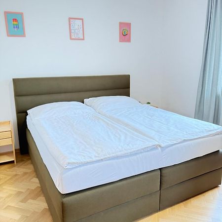 Familyvilla, New 4 Luxury Big Apartments, Parking Praag Buitenkant foto