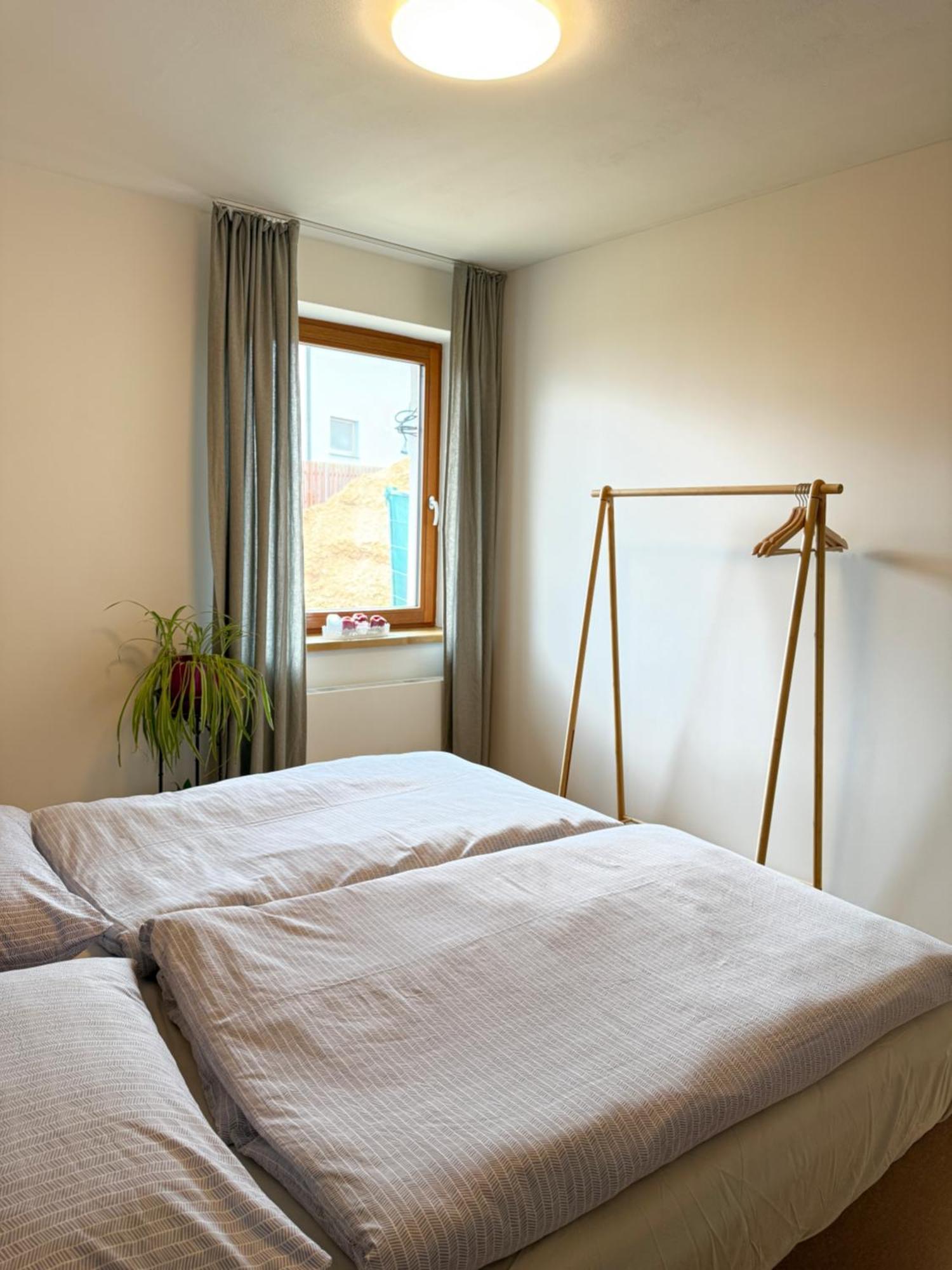 Familyvilla, New 4 Luxury Big Apartments, Parking Praag Buitenkant foto