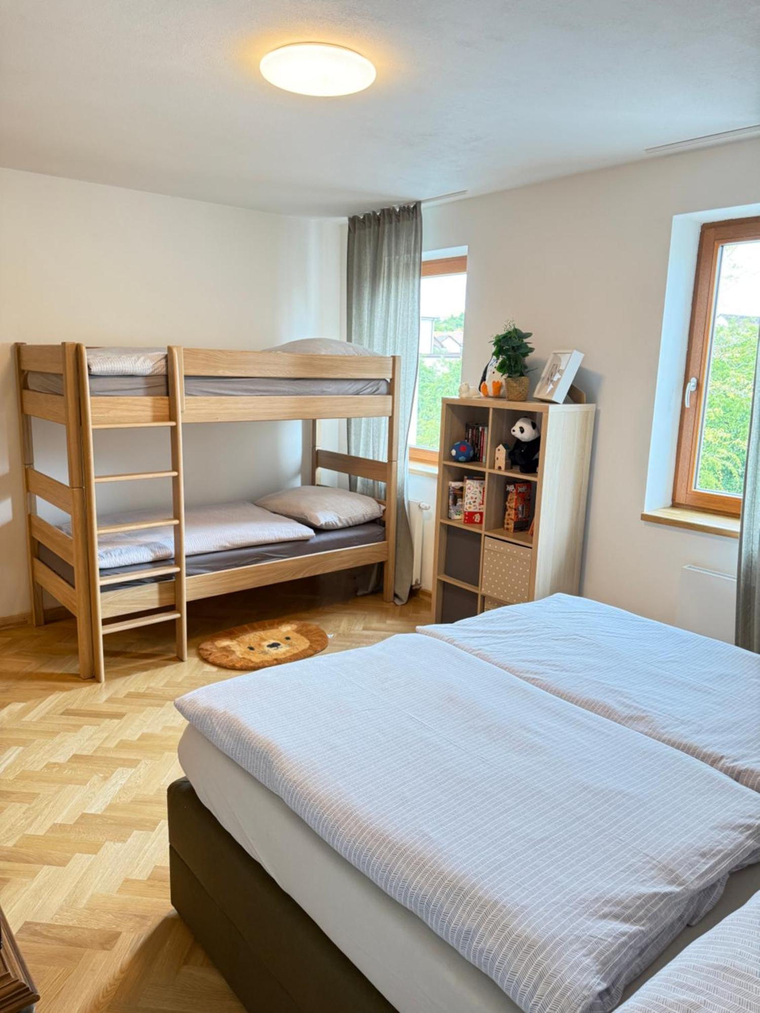Familyvilla, New 4 Luxury Big Apartments, Parking Praag Buitenkant foto