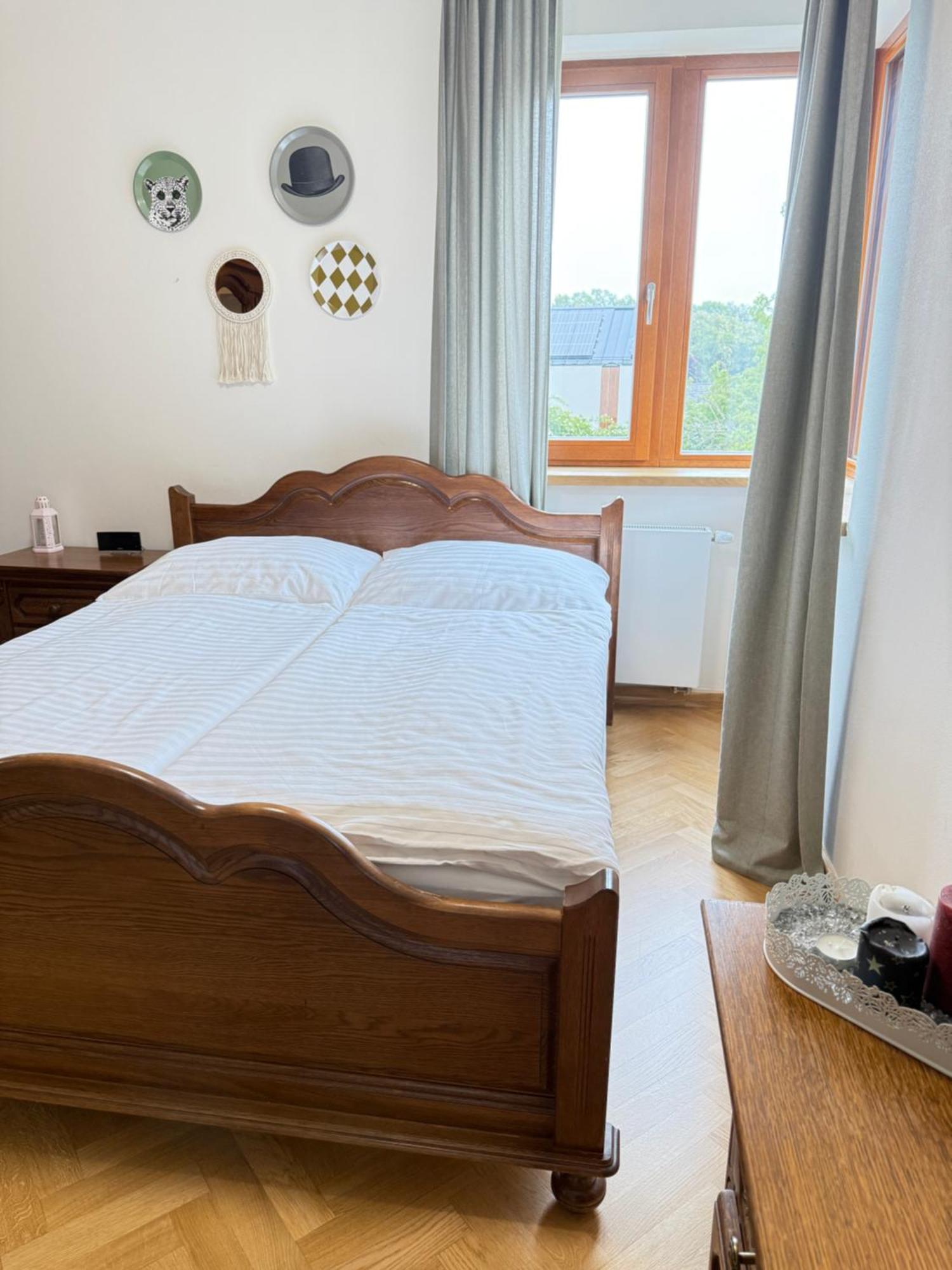 Familyvilla, New 4 Luxury Big Apartments, Parking Praag Buitenkant foto